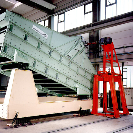 Manufacture, supply, and install screens and feeding equipment